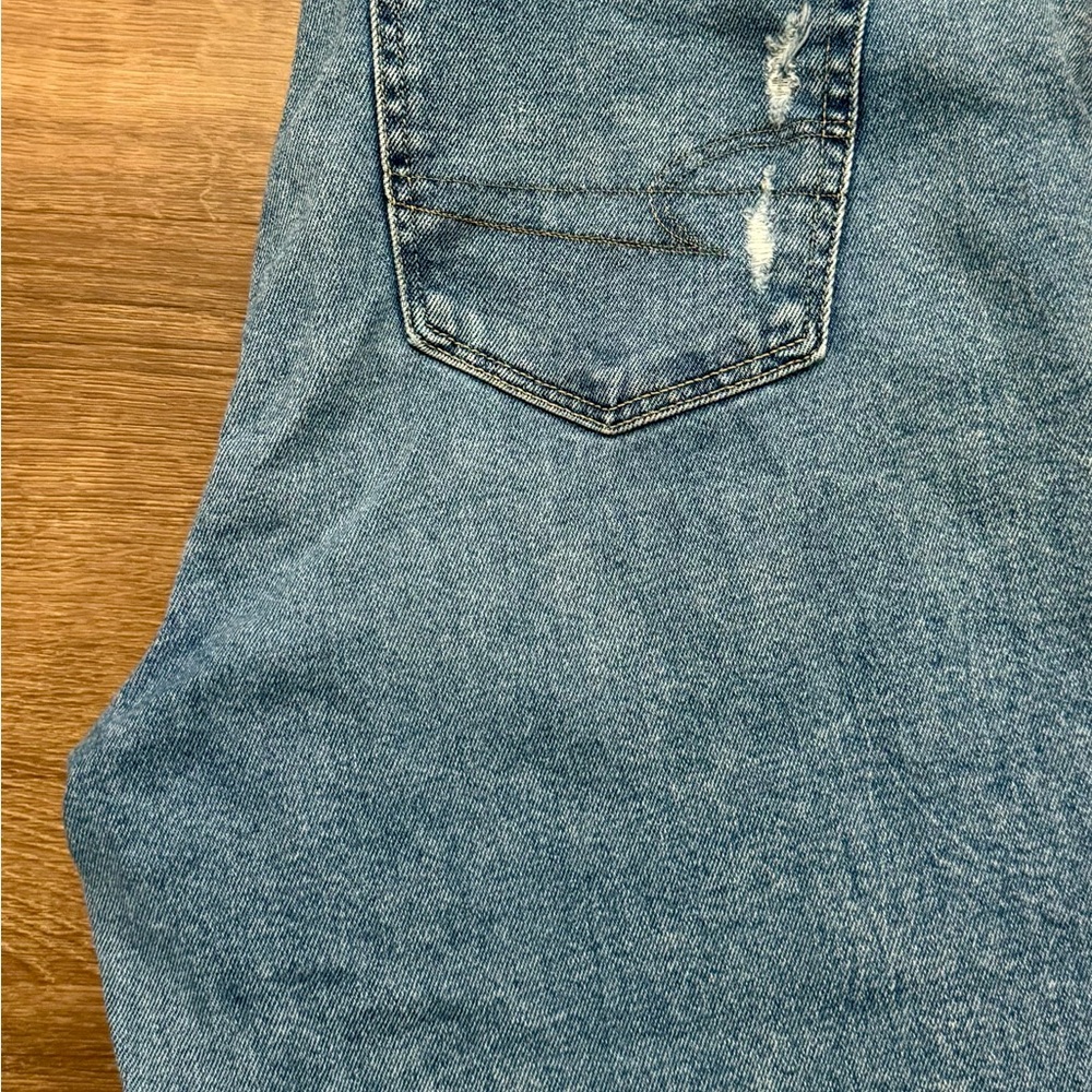 American Eagle Outfitters Light Blue Boyfriend Jeans - Picture 7 of 8